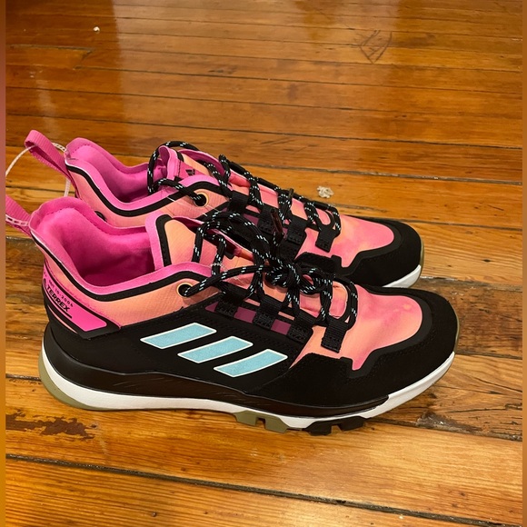 NWT Adidas Terrex sneakers - Picture 2 of 8